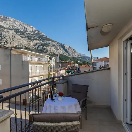 With A Parking Space - 22017 * Makarska