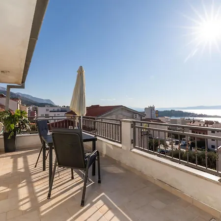 With A Parking Space - 22017 * Makarska