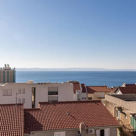 With A Parking Space - 22017 Apartment Makarska