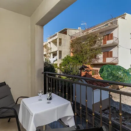 With A Parking Space - 22017 Makarska