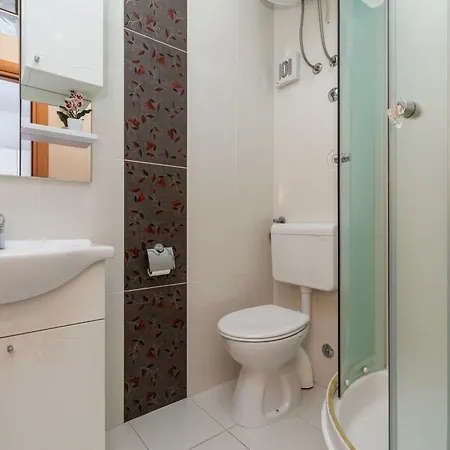 Appartement With Parking Space - 22017 Makarska