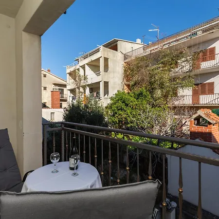 Appartement With Parking Space - 22017 Makarska
