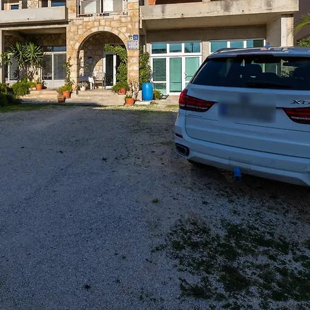 Appartement With Parking Space - 22017 *